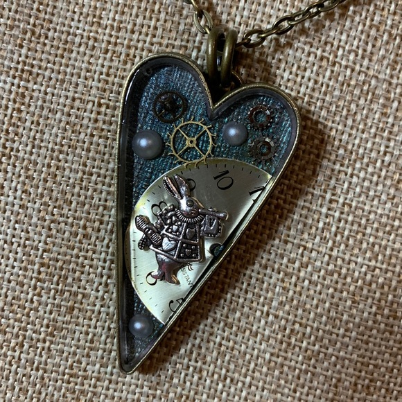 Alice in wonderland Steampunk Gears Heart Necklace One of a Kind New Handmade - Picture 2 of 9
